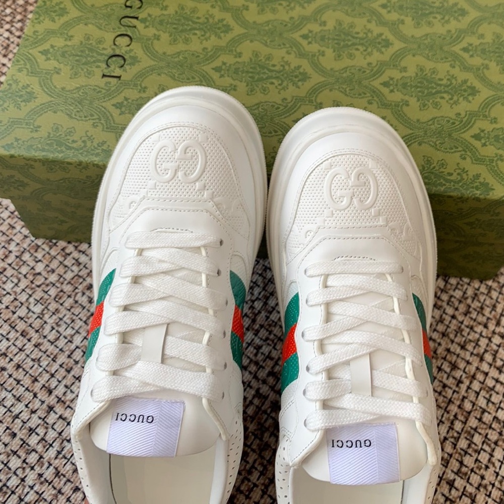 Gucci White Sneakers with Green and Red Accents - Picture 4 of 5